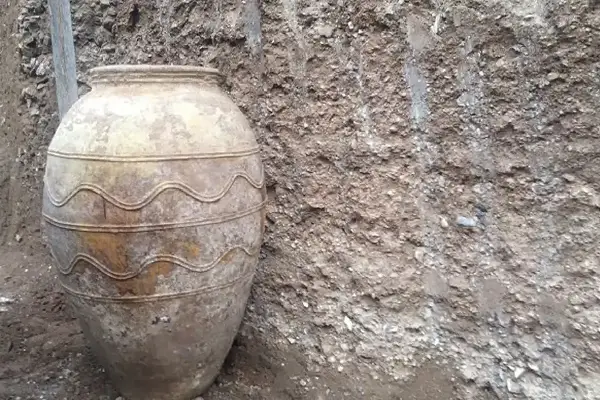 سفال های قدیمی زیرخاکی